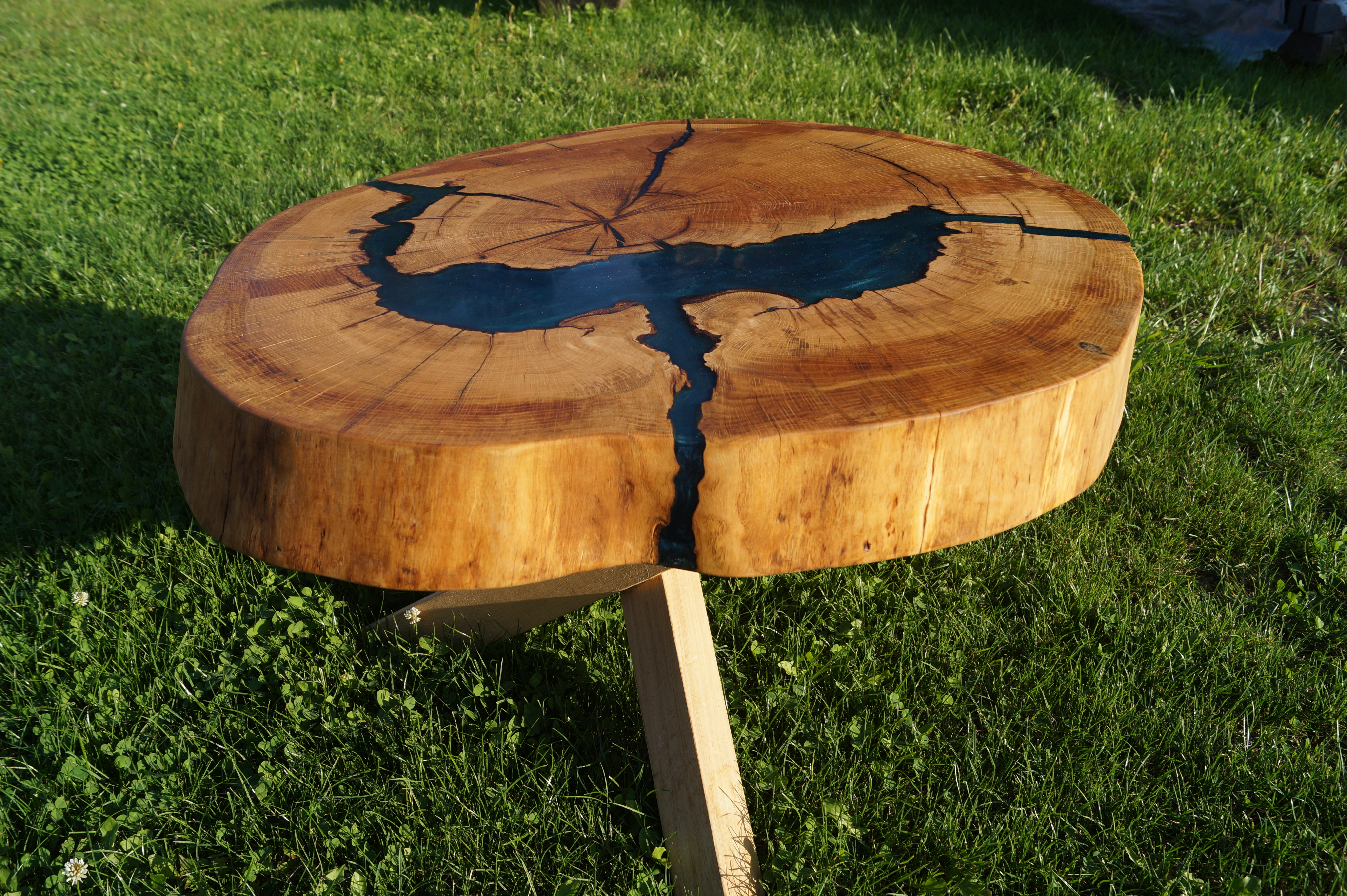 Epoxidharztisch blau