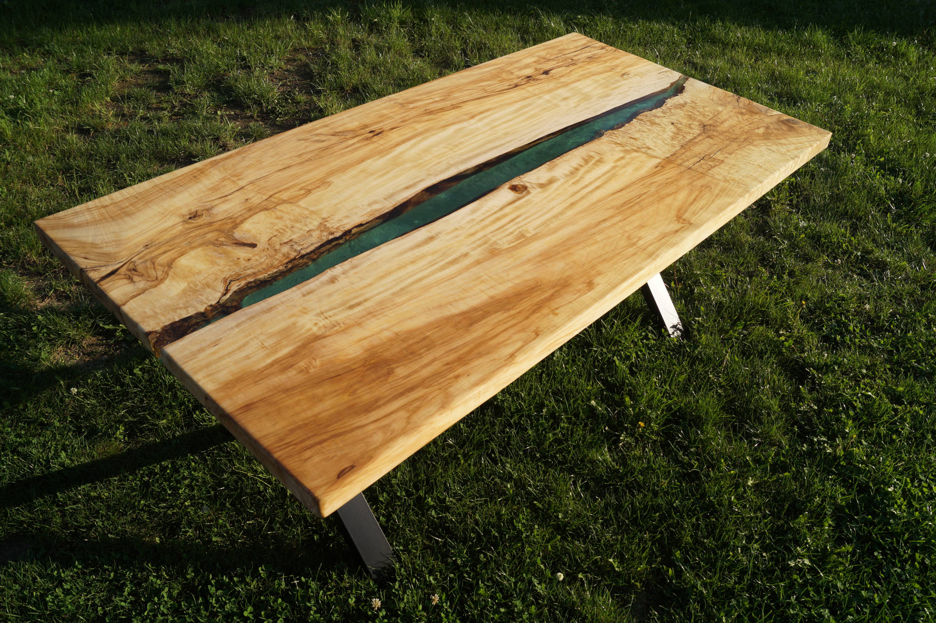 Kastanienholztisch von der anderen Seite