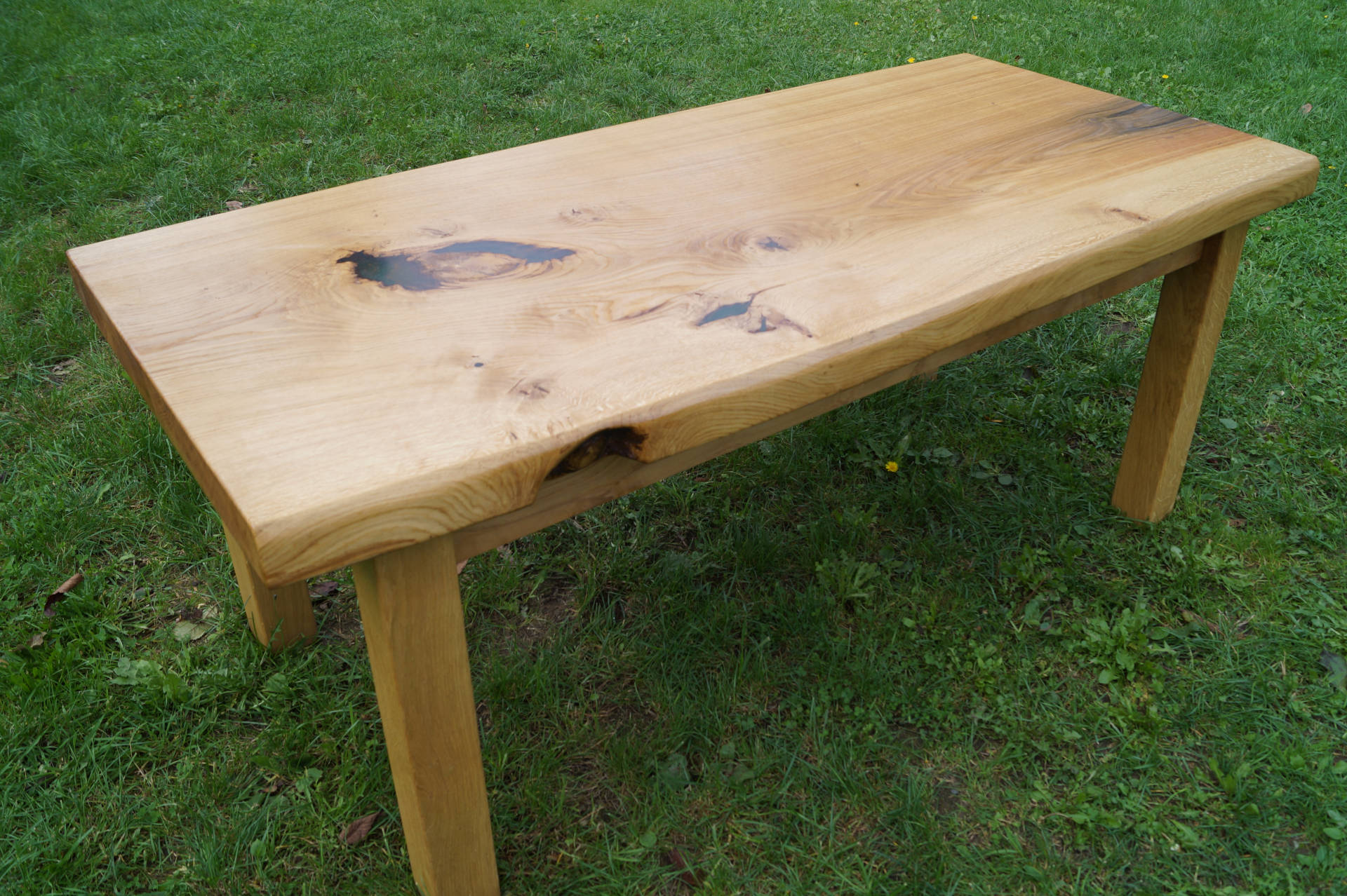 Einbretttisch schräg fotografiert